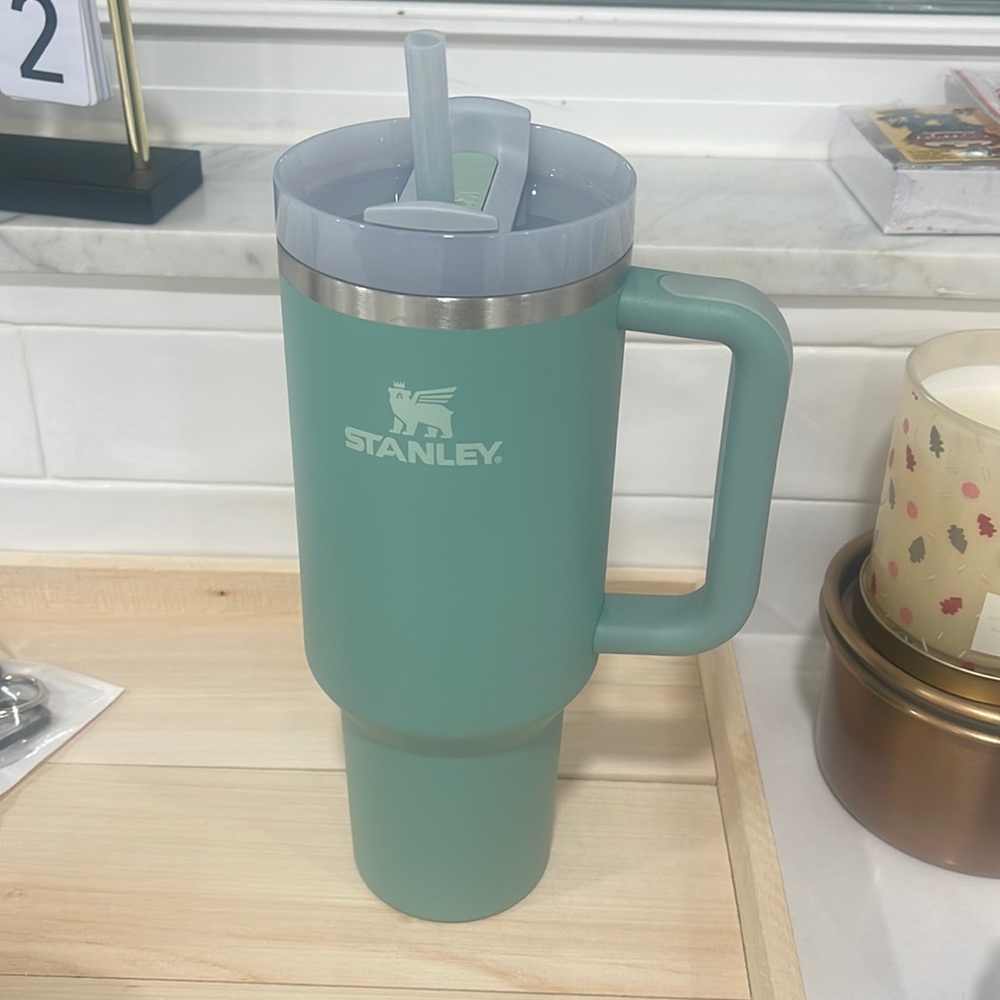 New 40oz Eucalyptus Stanley quencher 2.0